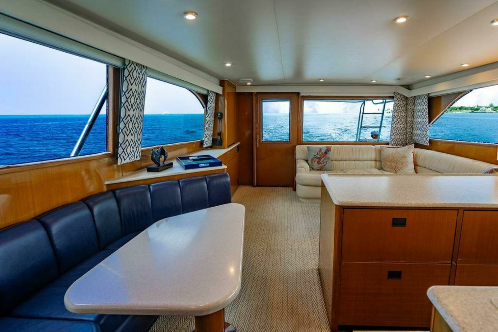 1999 Viking 55 Convertible - Photo 98
