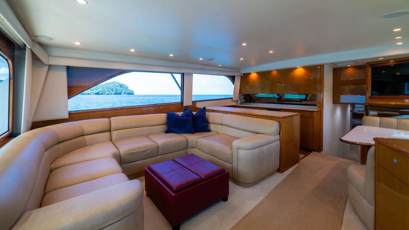 2001 Viking 61 Convertible - Photo 7