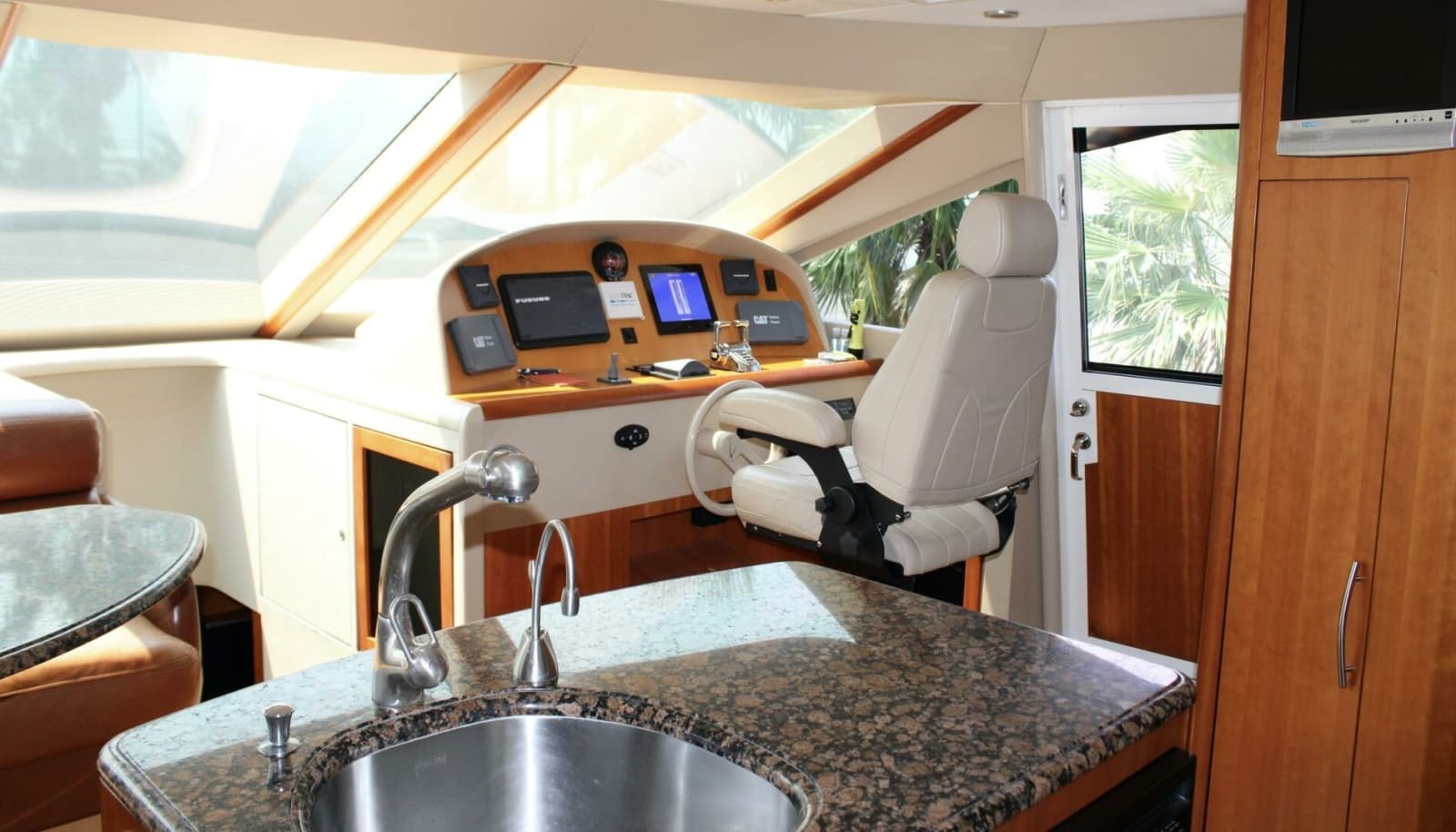 2007 Lazzara Yachts 74 Motor Yacht - Photo 55