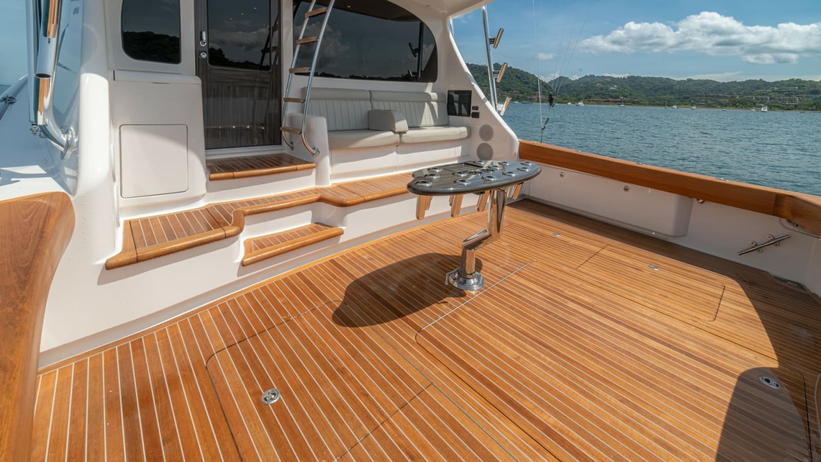 2024 Viking 64 Convertible - Photo 44