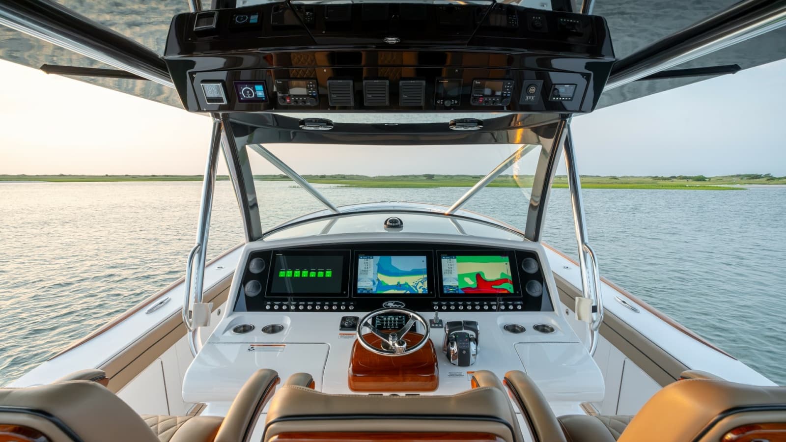2022 Valhalla Boatworks V-46 - Photo 2