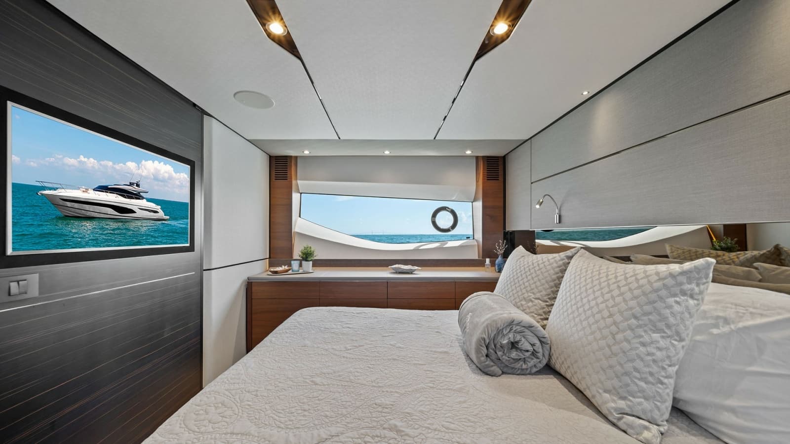 2019 Princess V65 - Photo 29