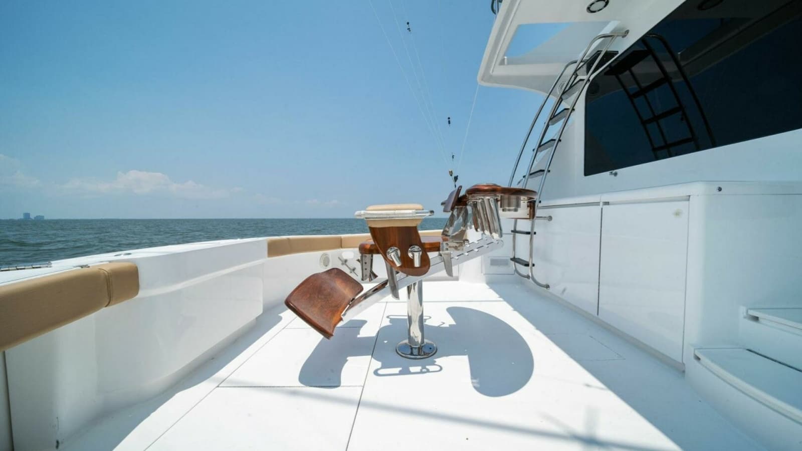2003 Hatteras 54 Convertible - Photo 42