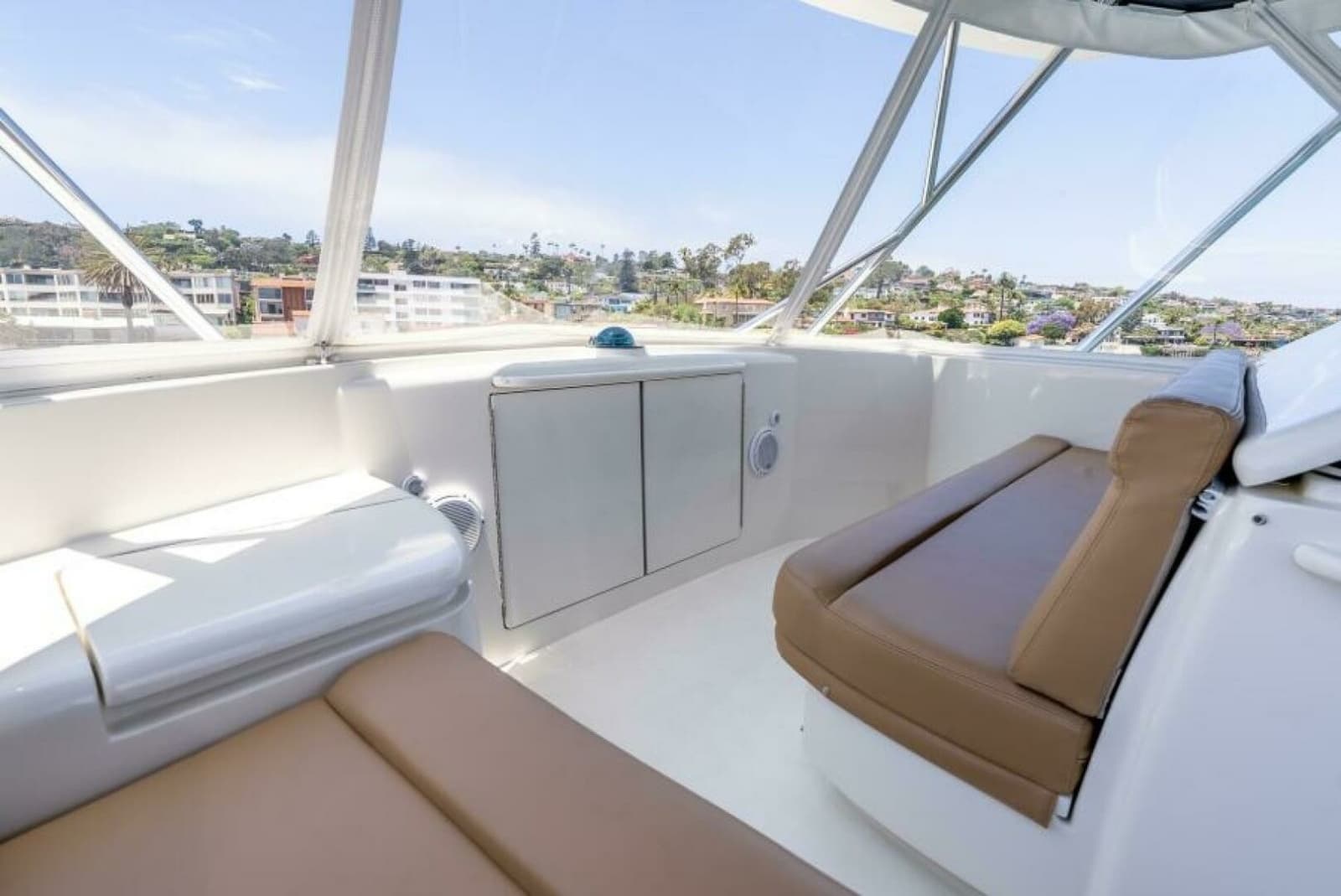 2004 Hatteras 54 Convertible - Photo 36
