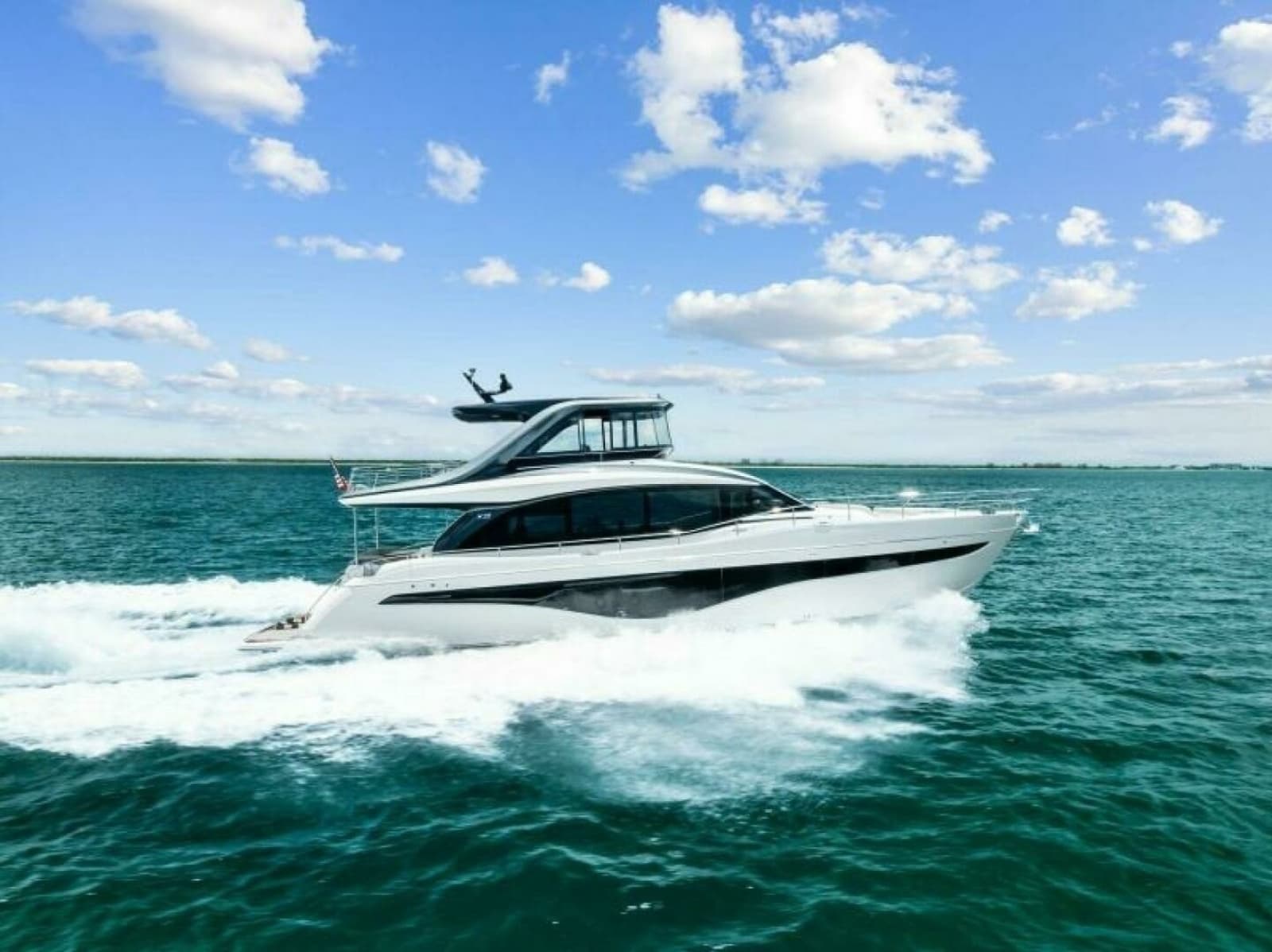 2024 Princess Y72 Motor Yacht - Photo 12