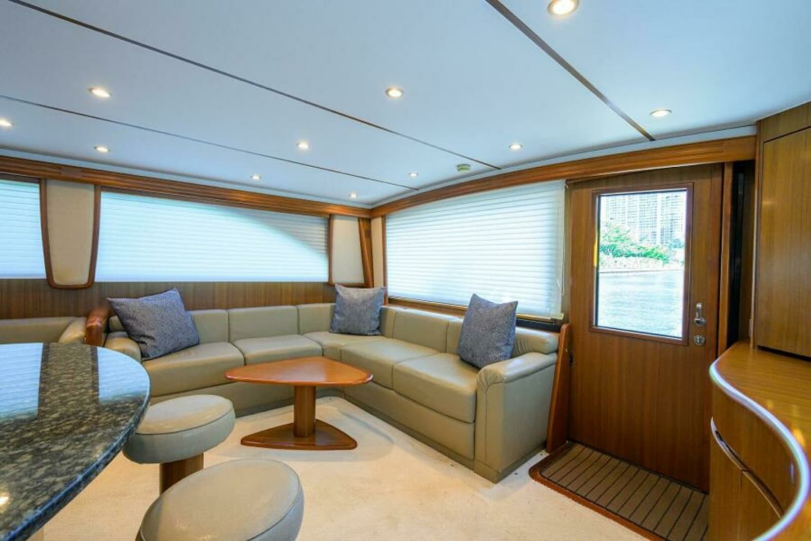 2008 Viking 60 Convertible - Photo 28