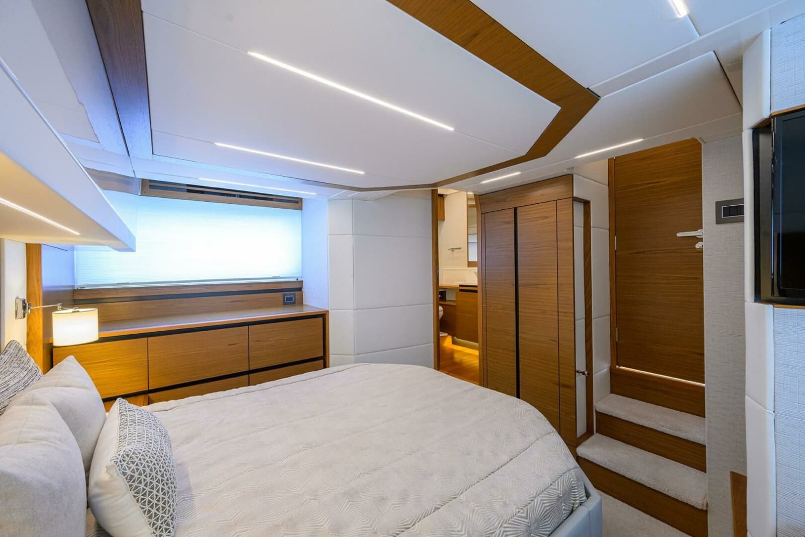 2023 Tiara Yachts C49 - Photo 19