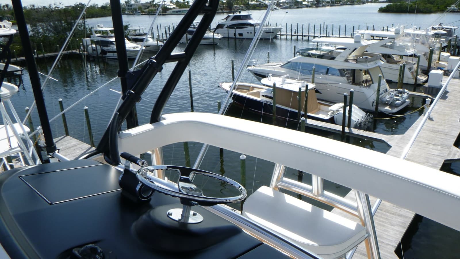 2022 Viking 68 Convertible - Photo 40