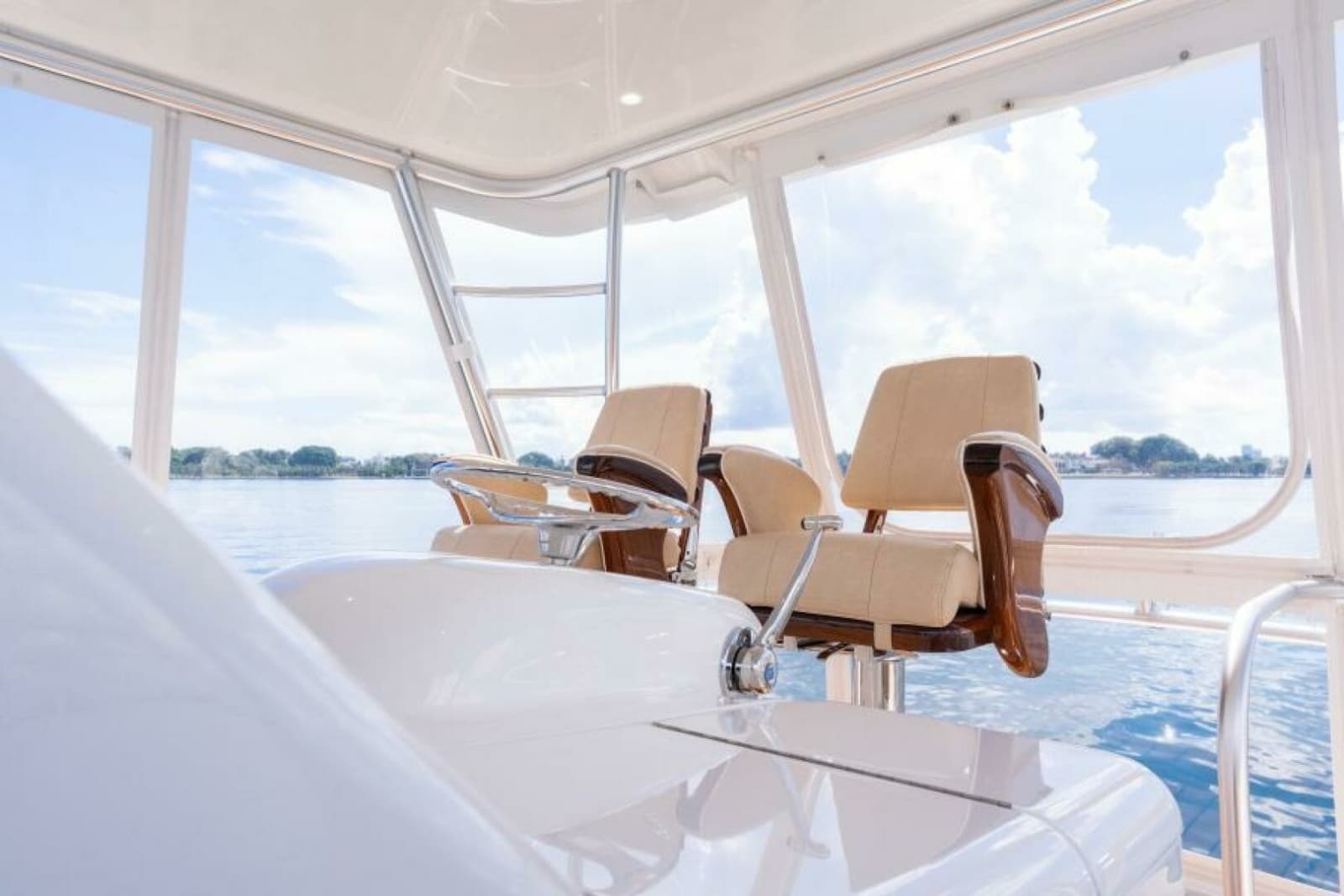 2019 Viking 48 Convertible - Photo 26