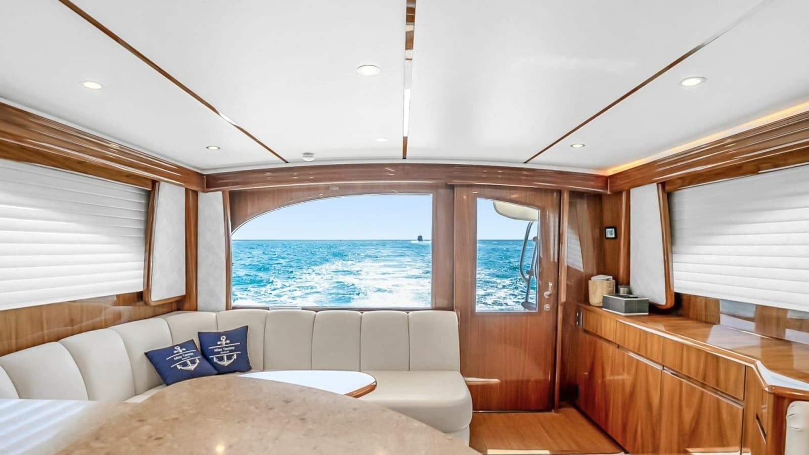 2021 Viking 48 Convertible - Photo 10