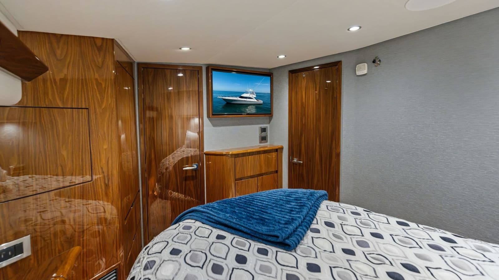 2024 Viking 54 Convertible - Photo 56