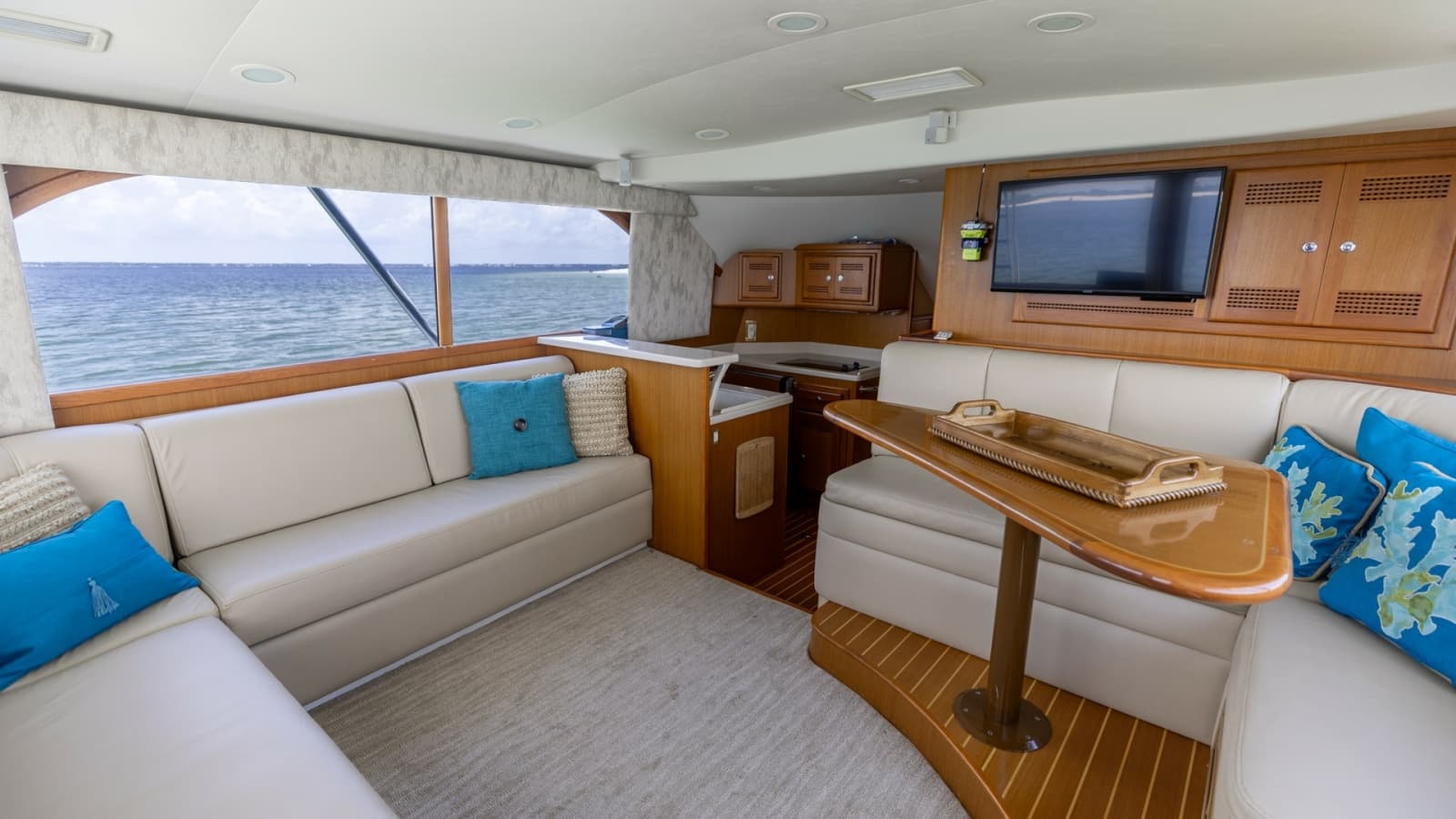 2003 Cabo 43 Convertible - Photo 3