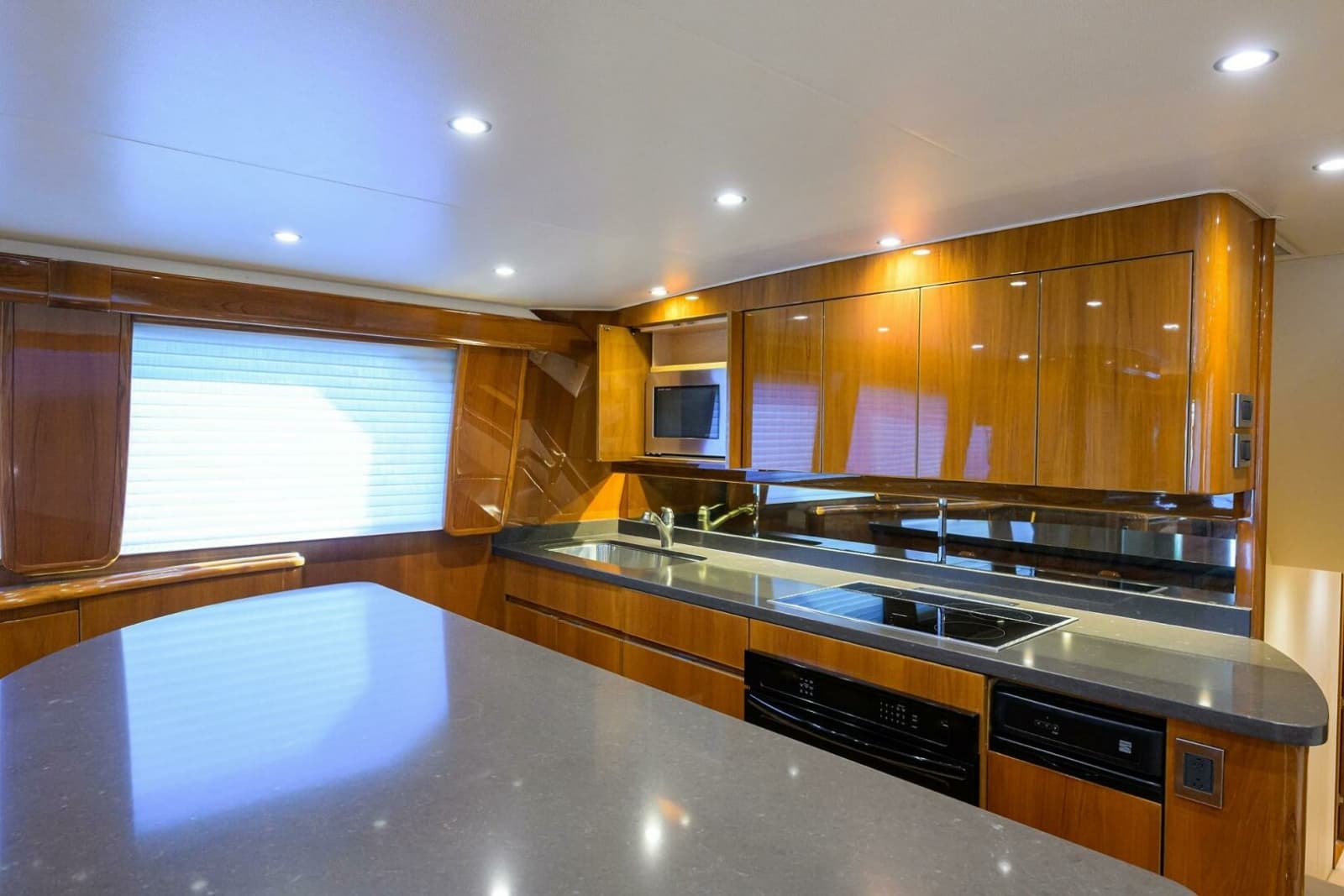 2014 Viking 76 Enclosed Bridge - Photo 16