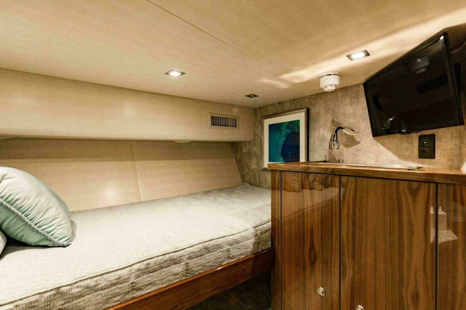 2020 Viking 72 Enclosed Bridge - Photo 20
