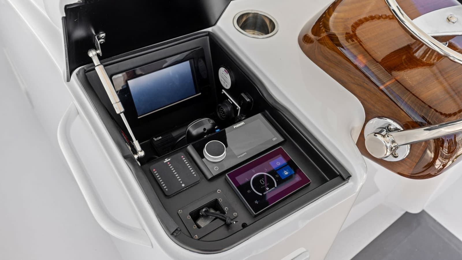 2024 Viking 54 Convertible - Photo 34