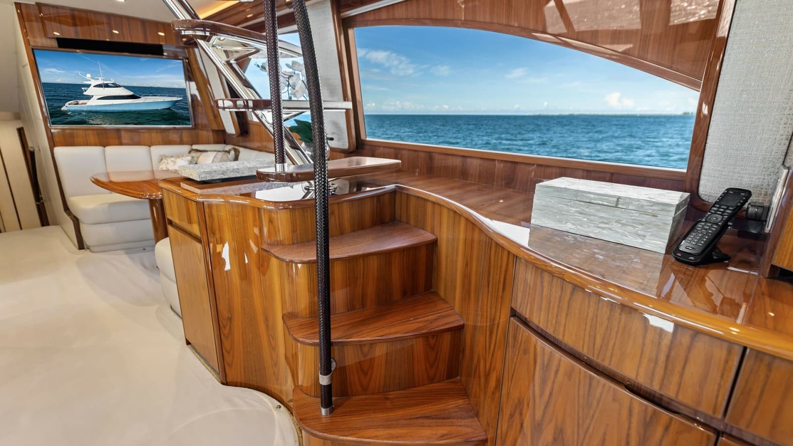 2018 Viking 62 Enclosed Bridge - Photo 20