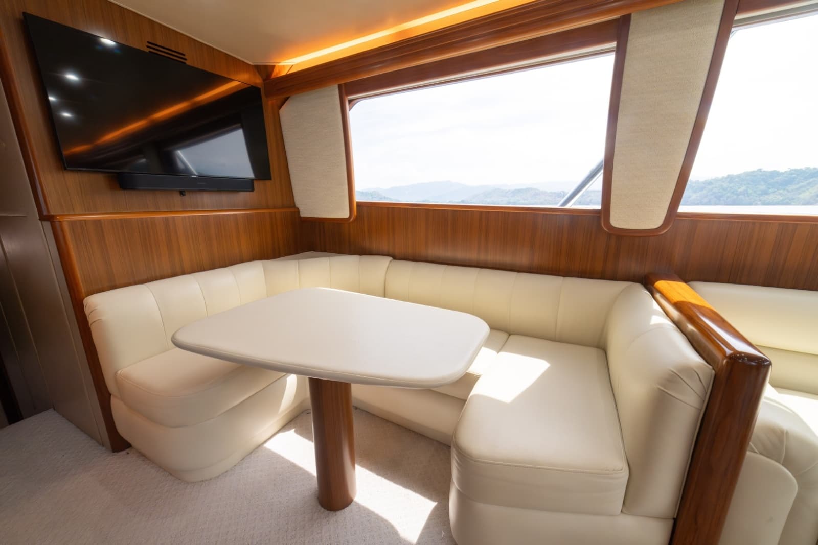 2012 Viking 60 Convertible - Photo 29