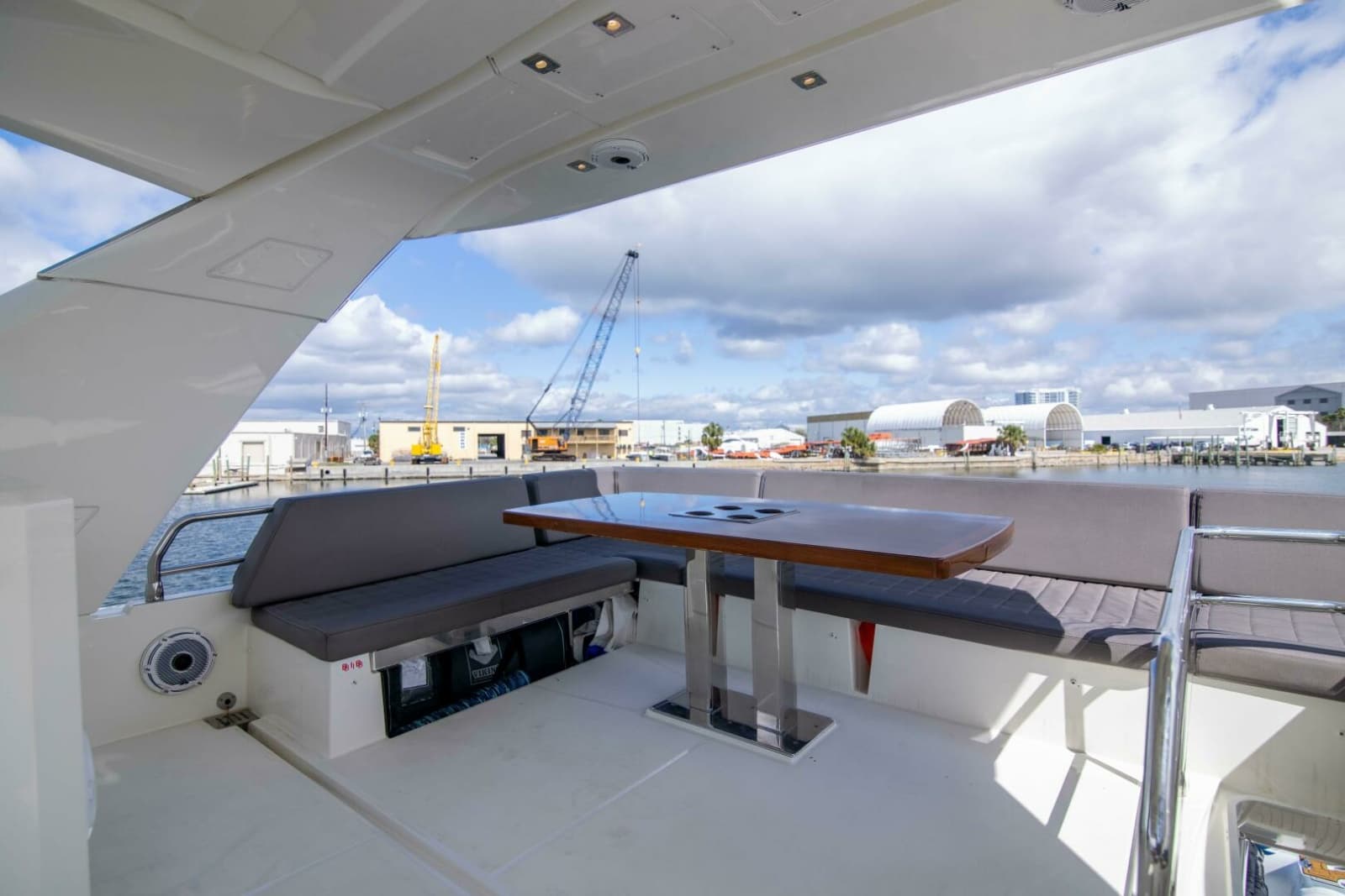 2018 Prestige 680 Flybridge - Photo 47