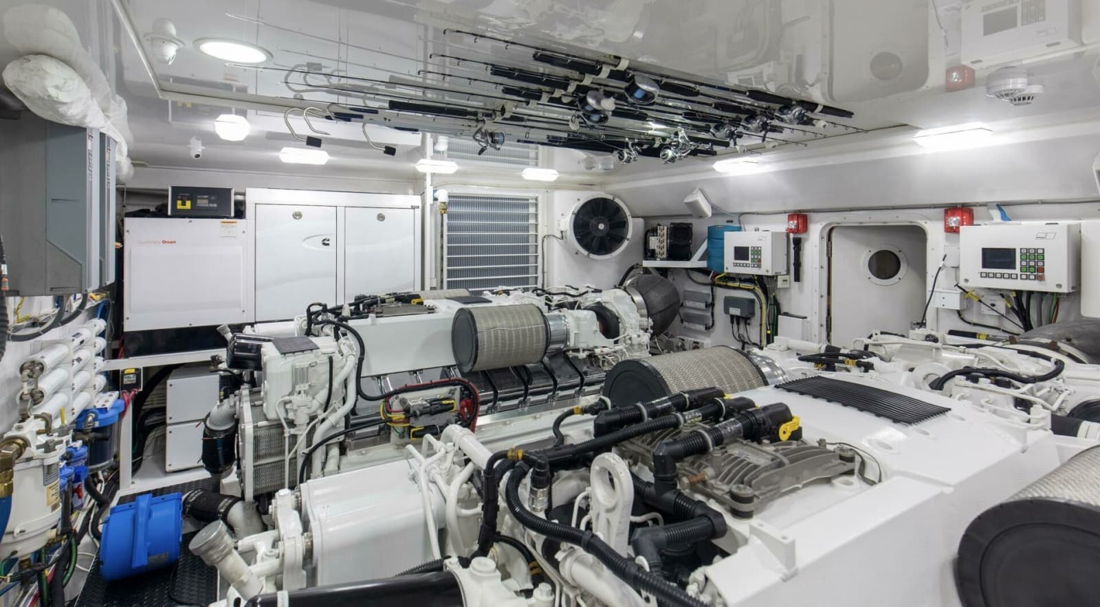 2016 Viking 92 Enclosed Bridge - Photo 76
