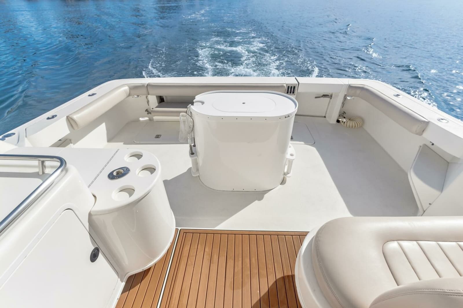 2000 Sea Ray 370 Express Cruiser - Photo 43