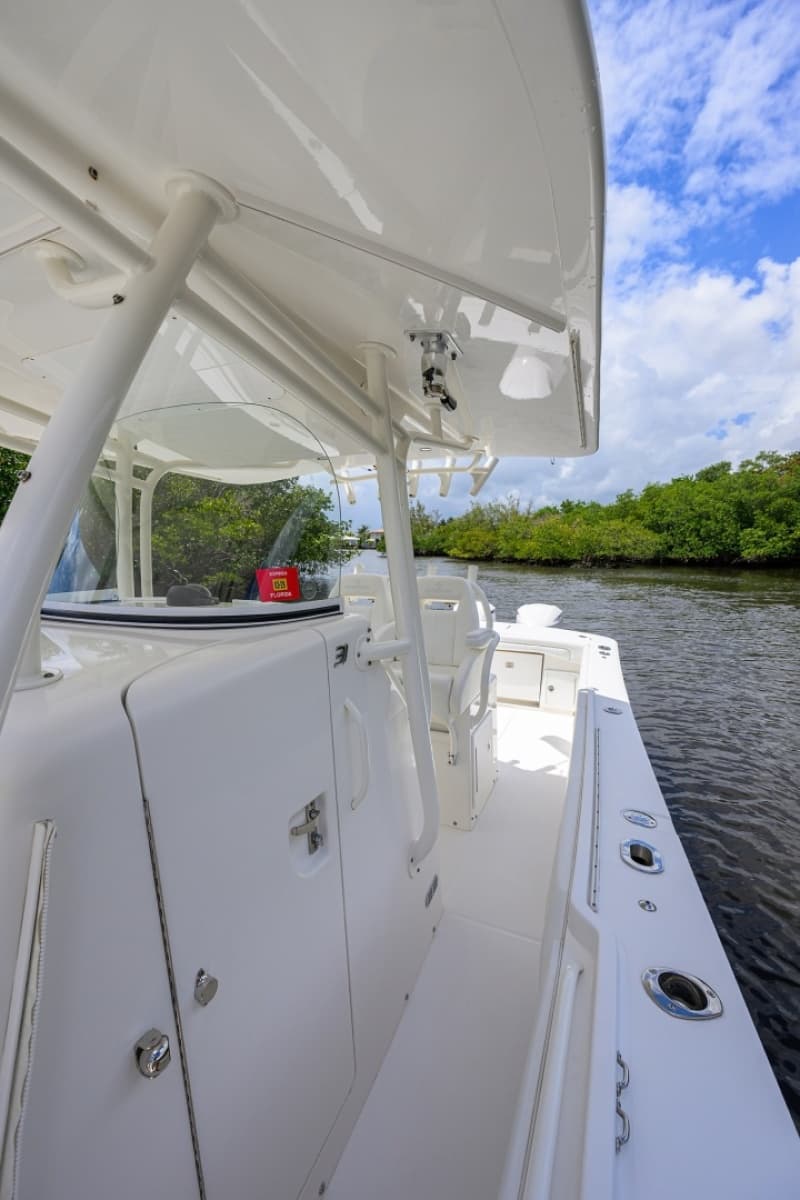 2019 Regulator 31 Center Console - Photo 32
