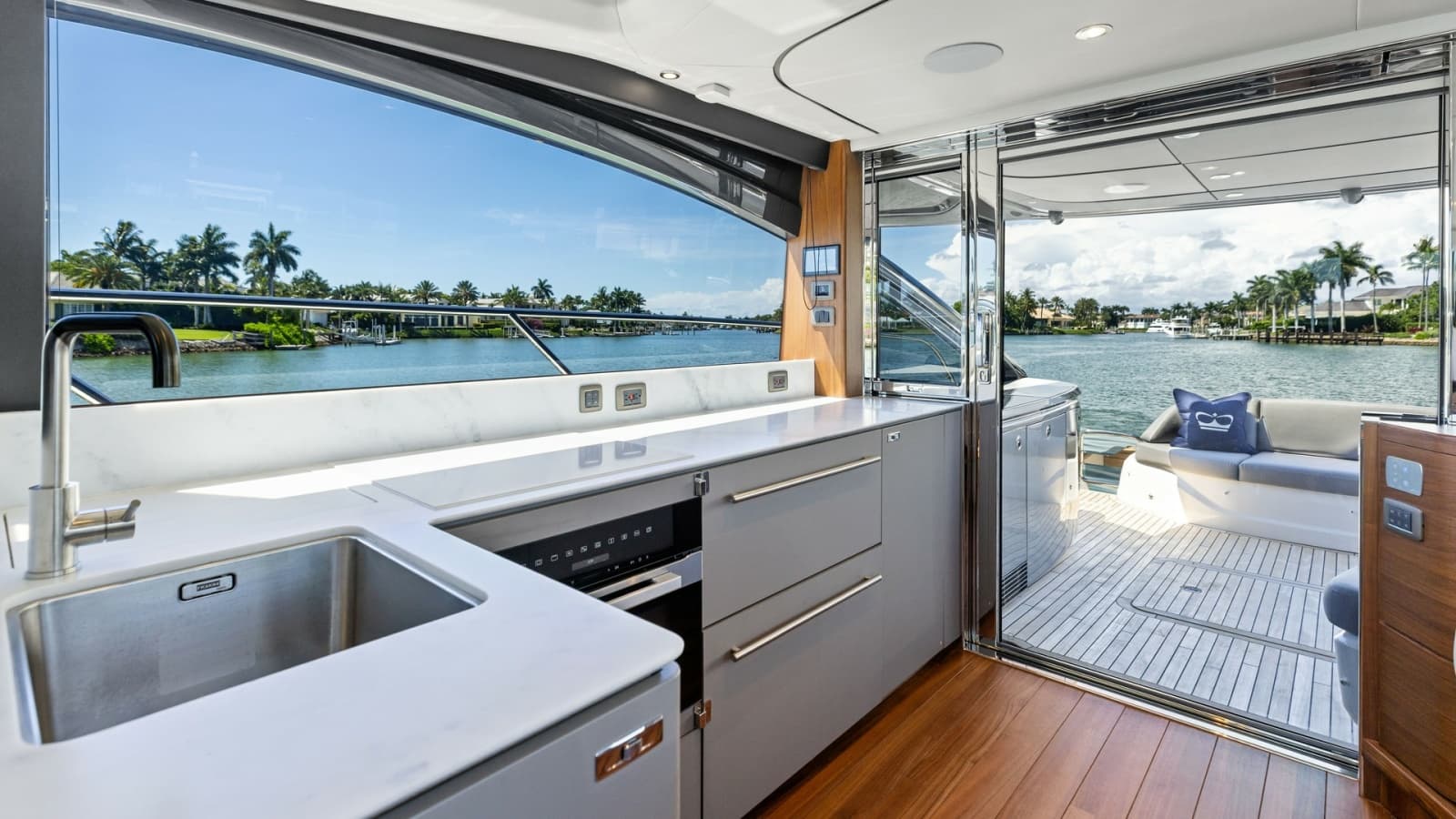 2026 Princess V55 - Photo 4