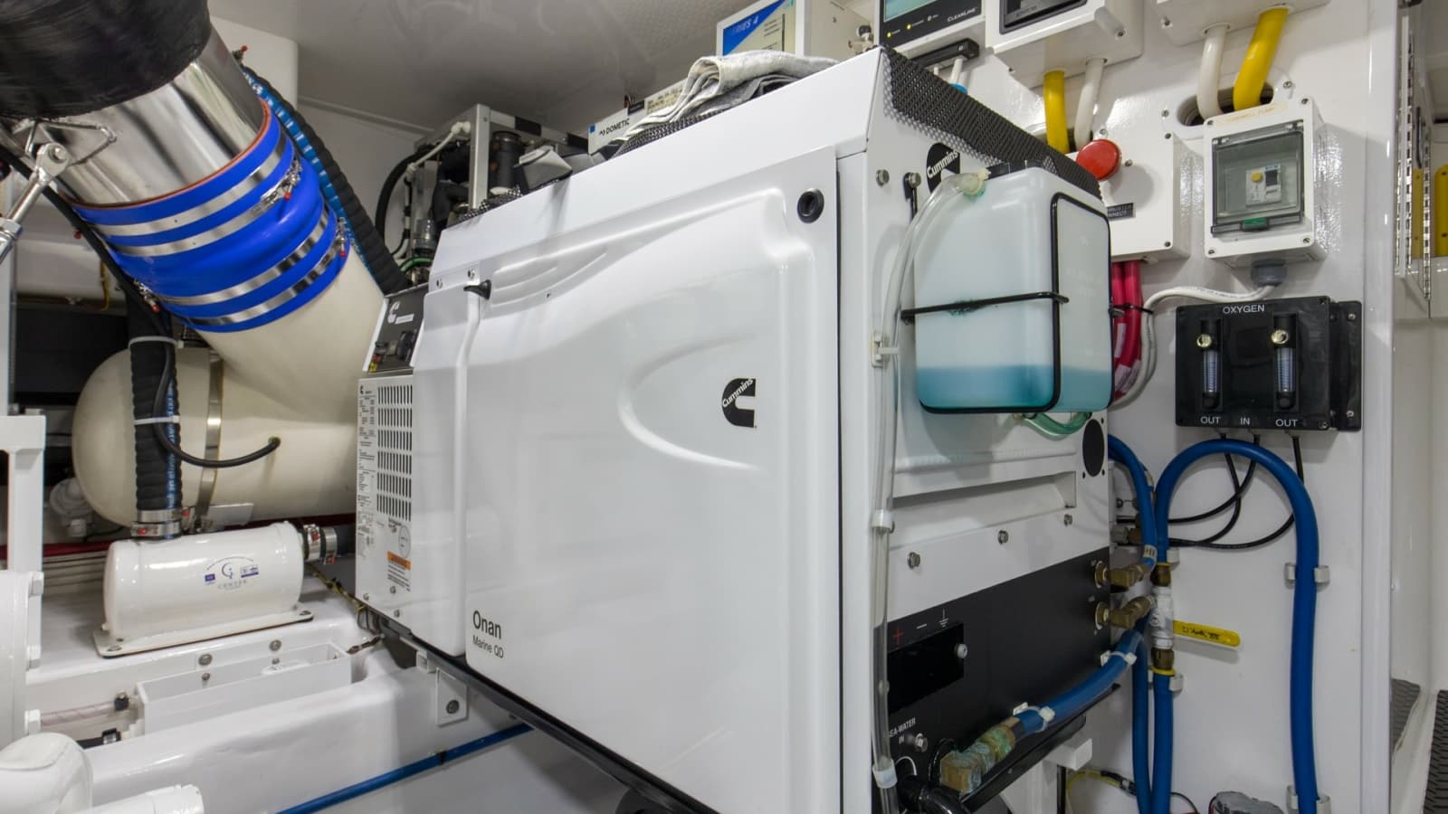 2022 Viking 58 Convertible - Photo 58