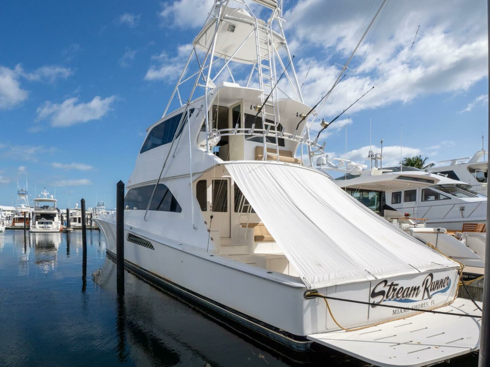 2005 Viking 74 Enclosed Bridge - Photo 2