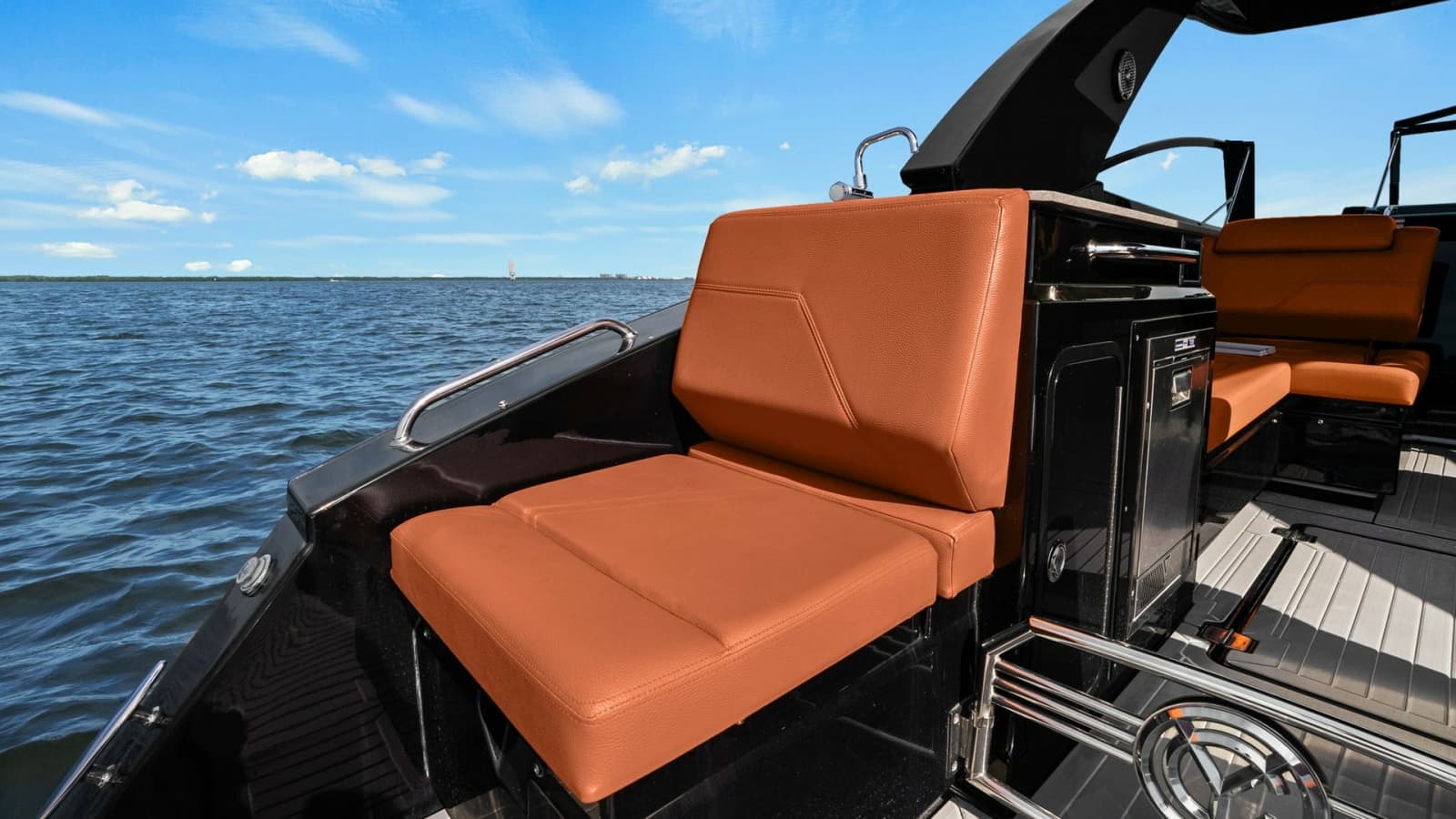 2022 Cruisers Yachts 34 GLS - Photo 10