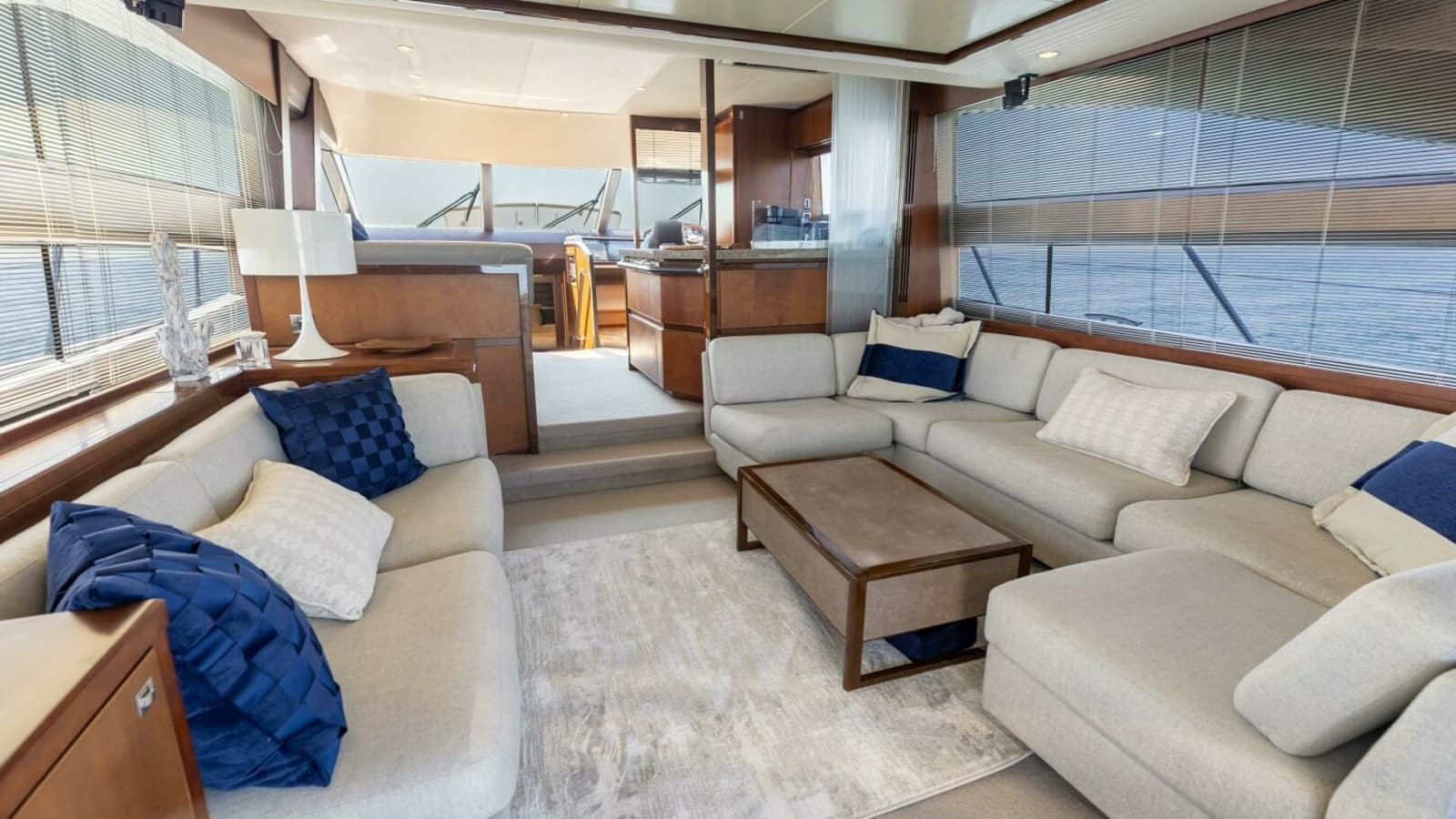 2011 Princess 64 - Photo 3
