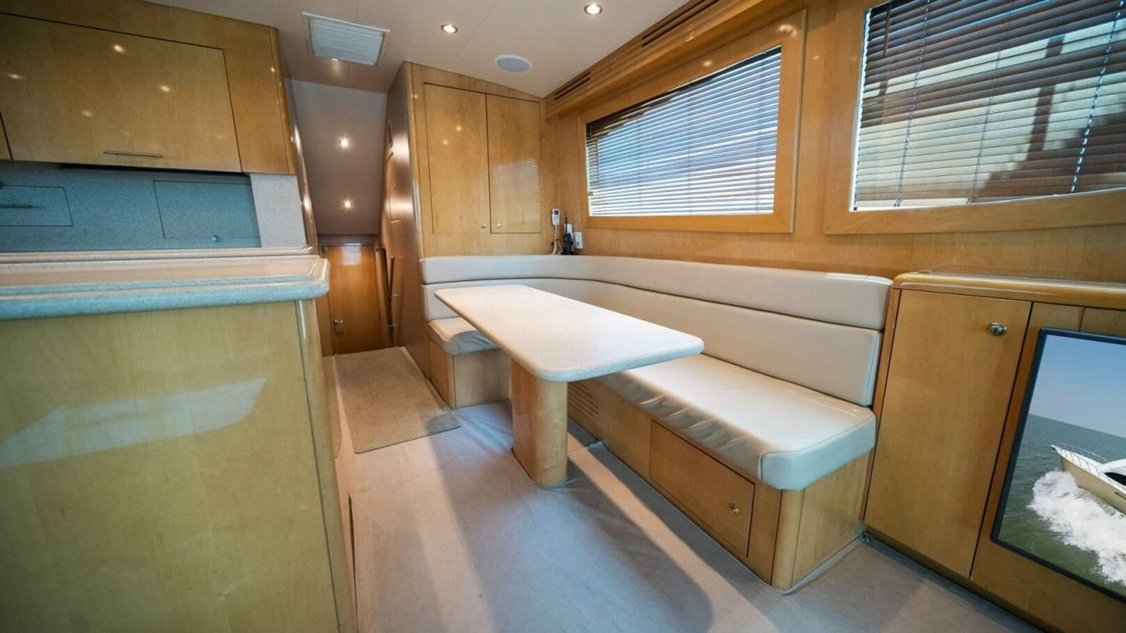 2003 Hatteras 54 Convertible - Photo 8