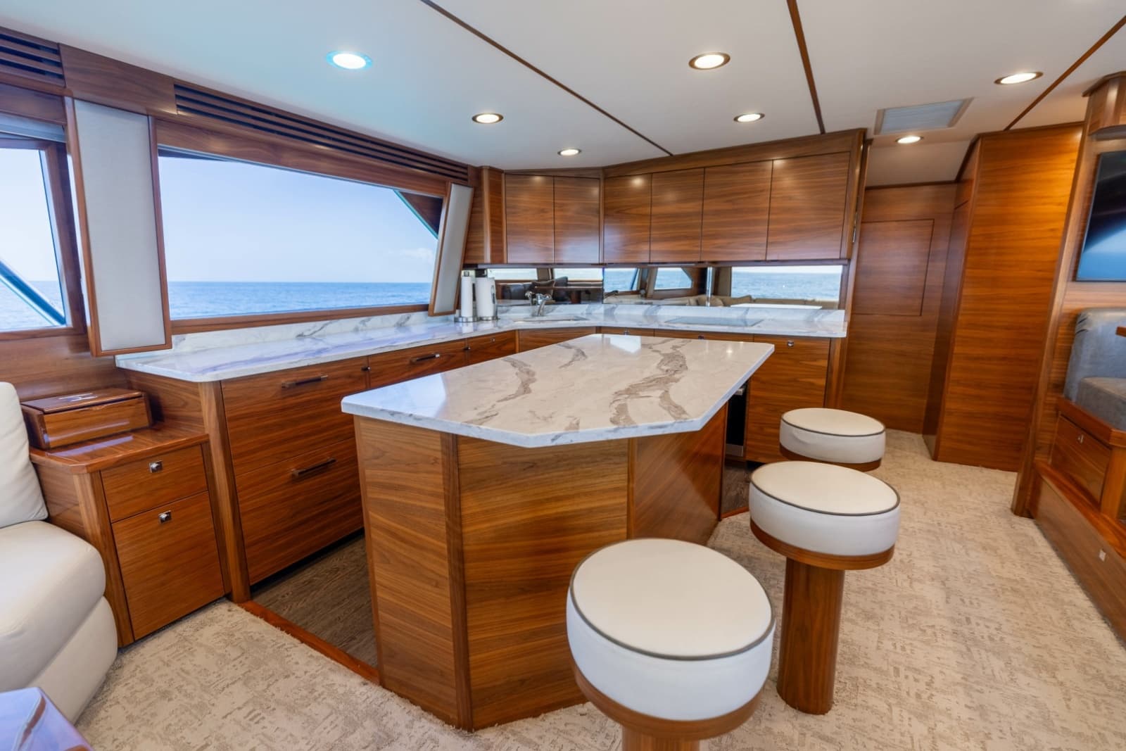 2023 Viking 72 Convertible - Photo 10