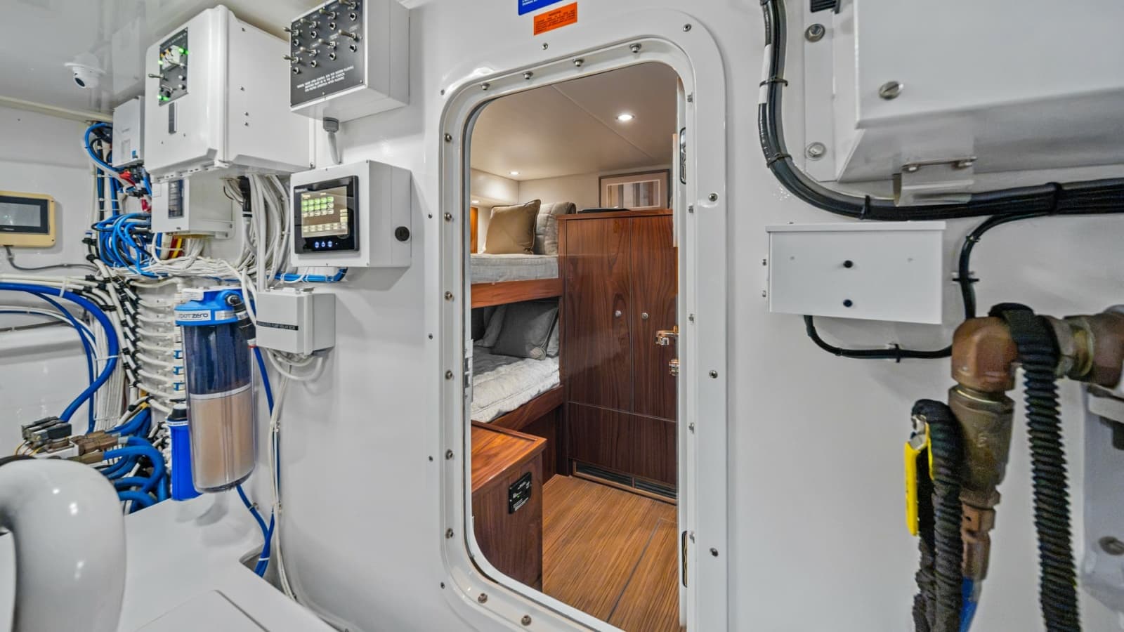 2021 Viking 72 Enclosed Bridge - Photo 56