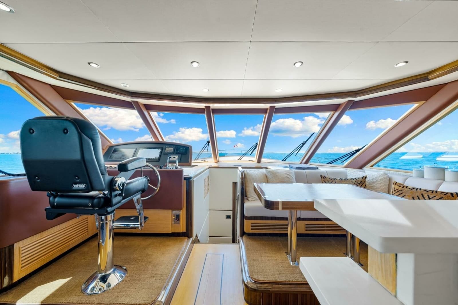 2010 Ocean Alexander 83 Motor Yacht - Photo 21