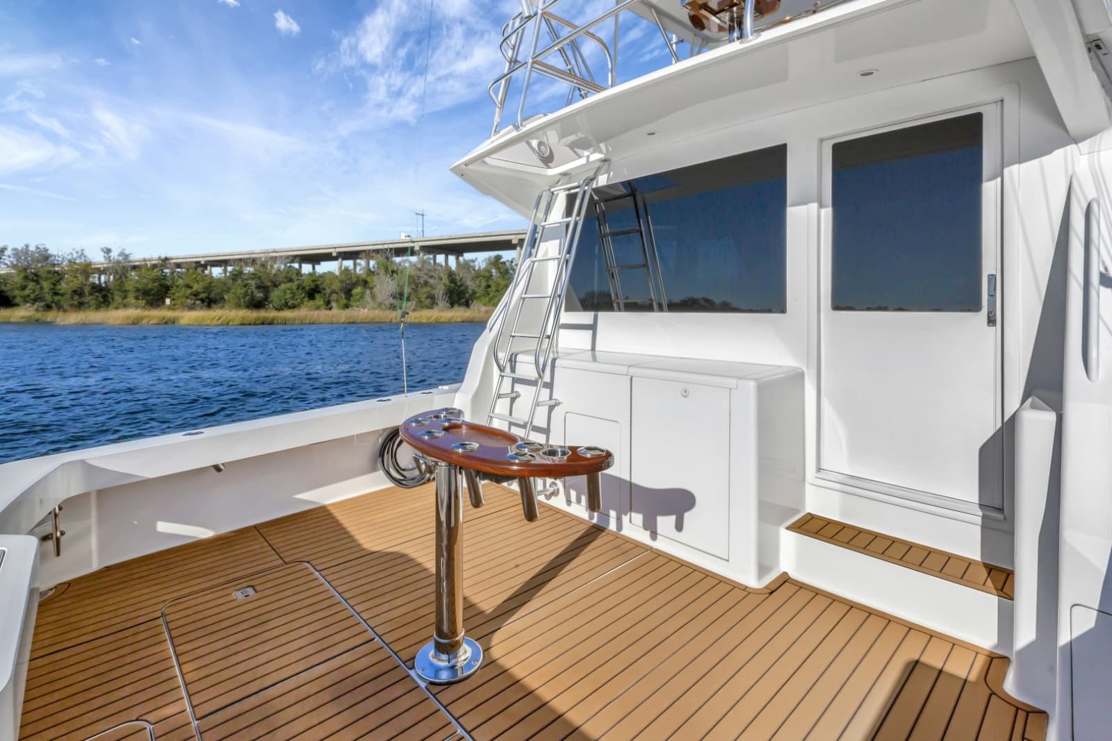 2001 Viking 50 Convertible - Photo 4