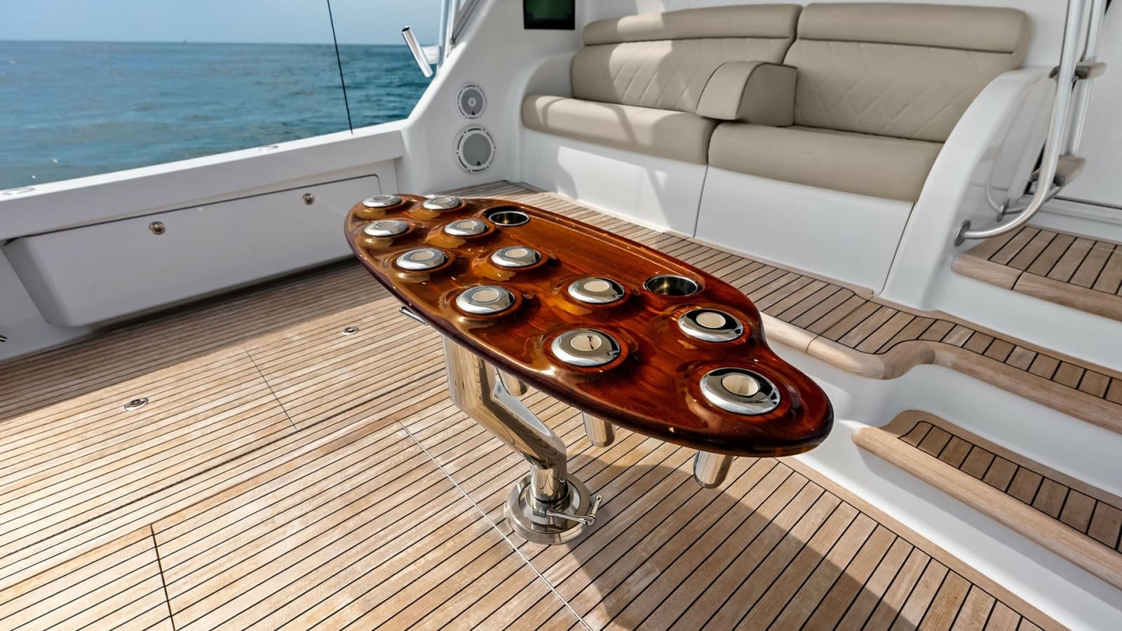 2018 Viking 62 Convertible - Photo 39
