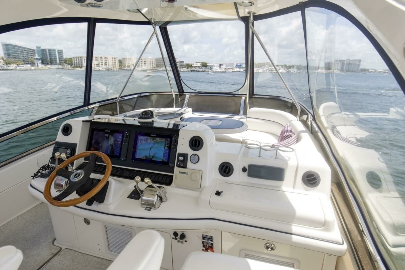 2007 Sea Ray 52 Sedan Bridge - Photo 23