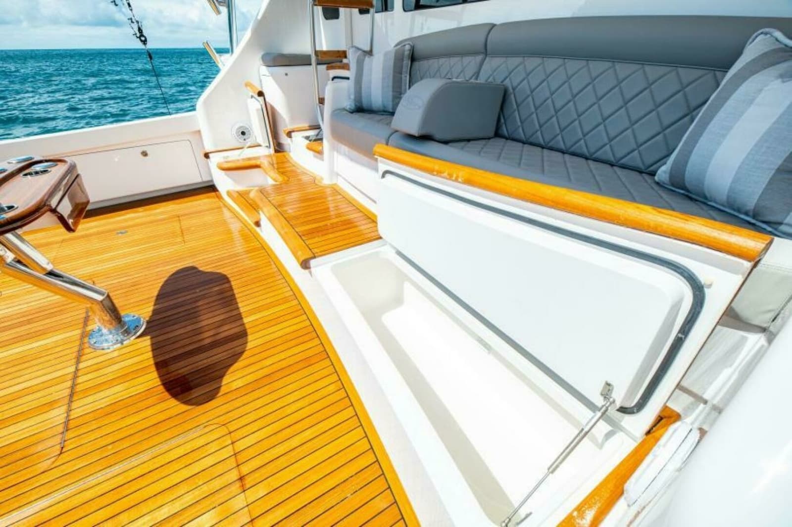 2023 Viking 64 Convertible - Photo 55
