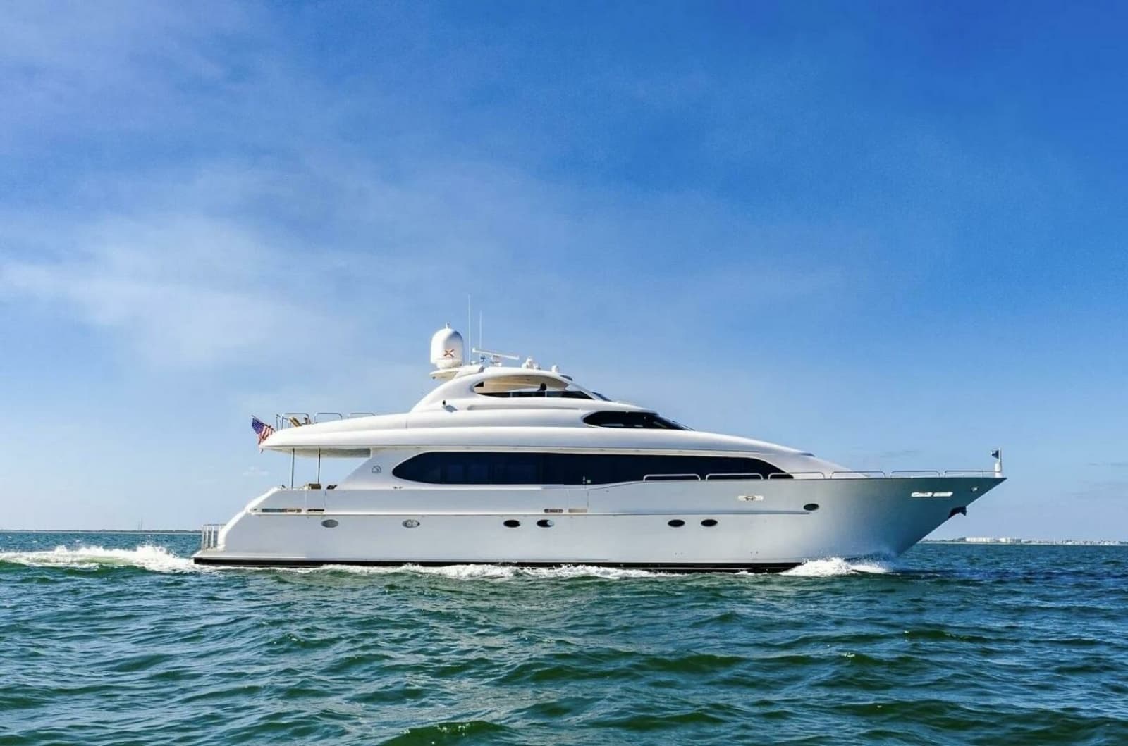 2001 Lazzara Yachts 94 Motor Yacht - Photo 1