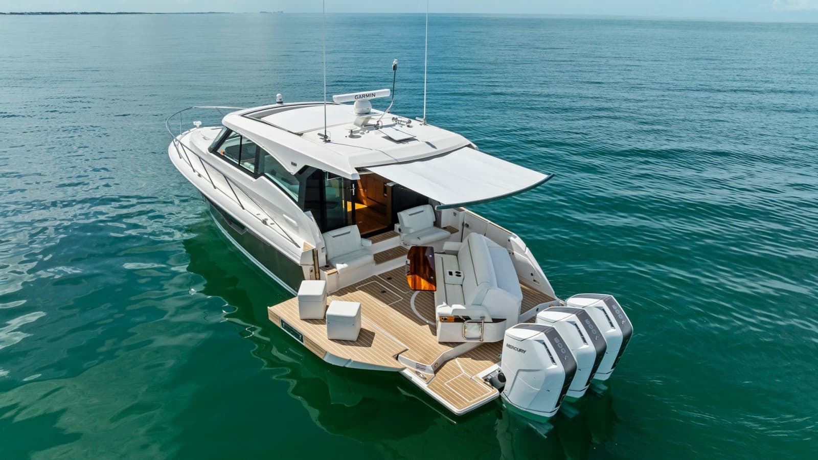 2025 Tiara Yachts 48LE - Photo 14