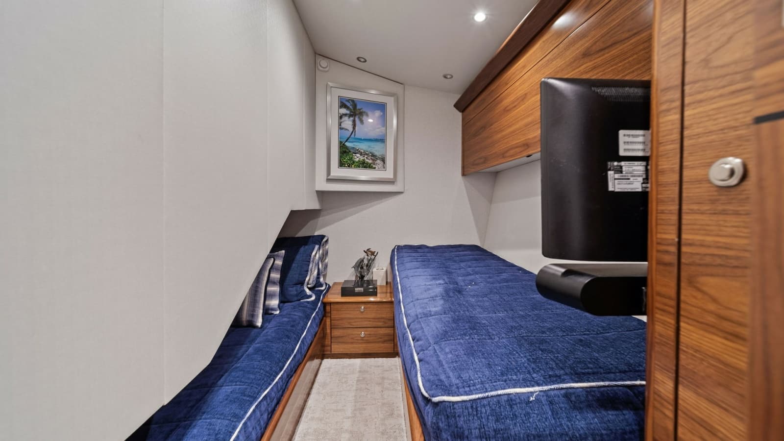2024 Viking 64 Convertible - Photo 60
