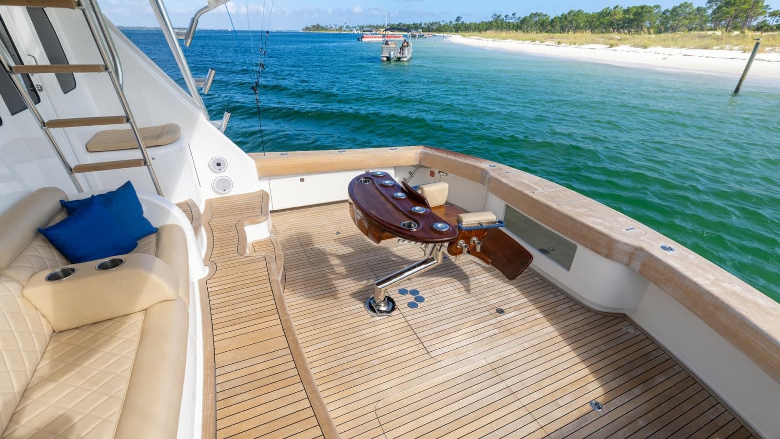 2022 Viking 68 Convertible - Photo 10