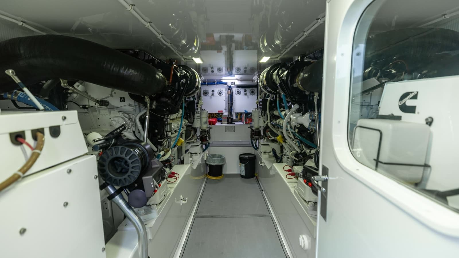 2021 Hatteras 65 GT - Photo 73