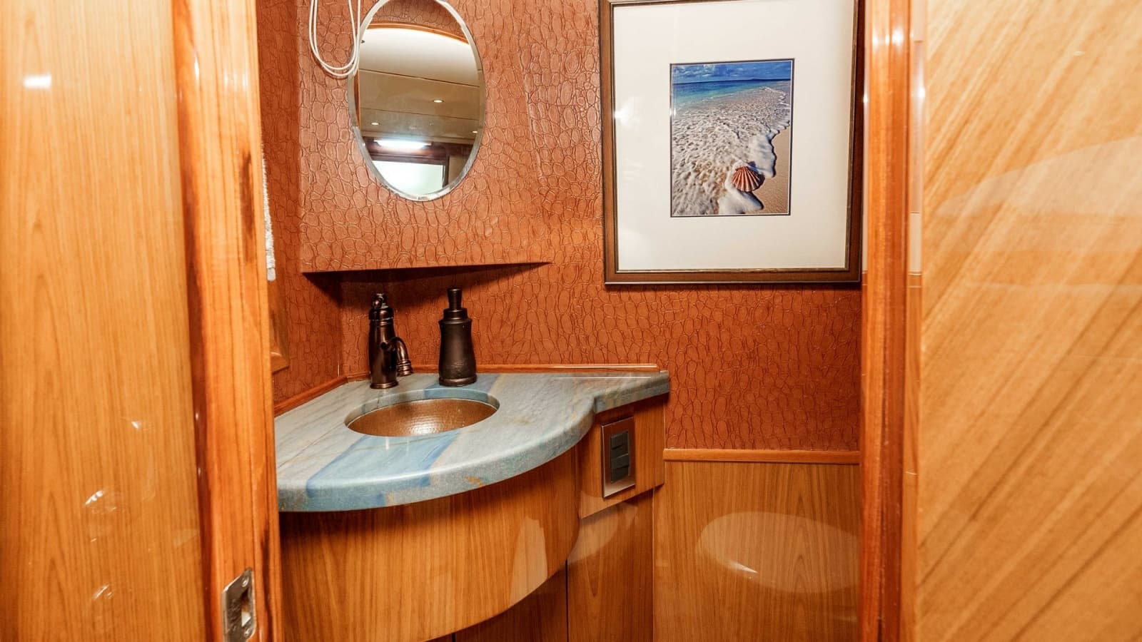2014 Viking 76 Enclosed Bridge Sportfisher - Photo 16