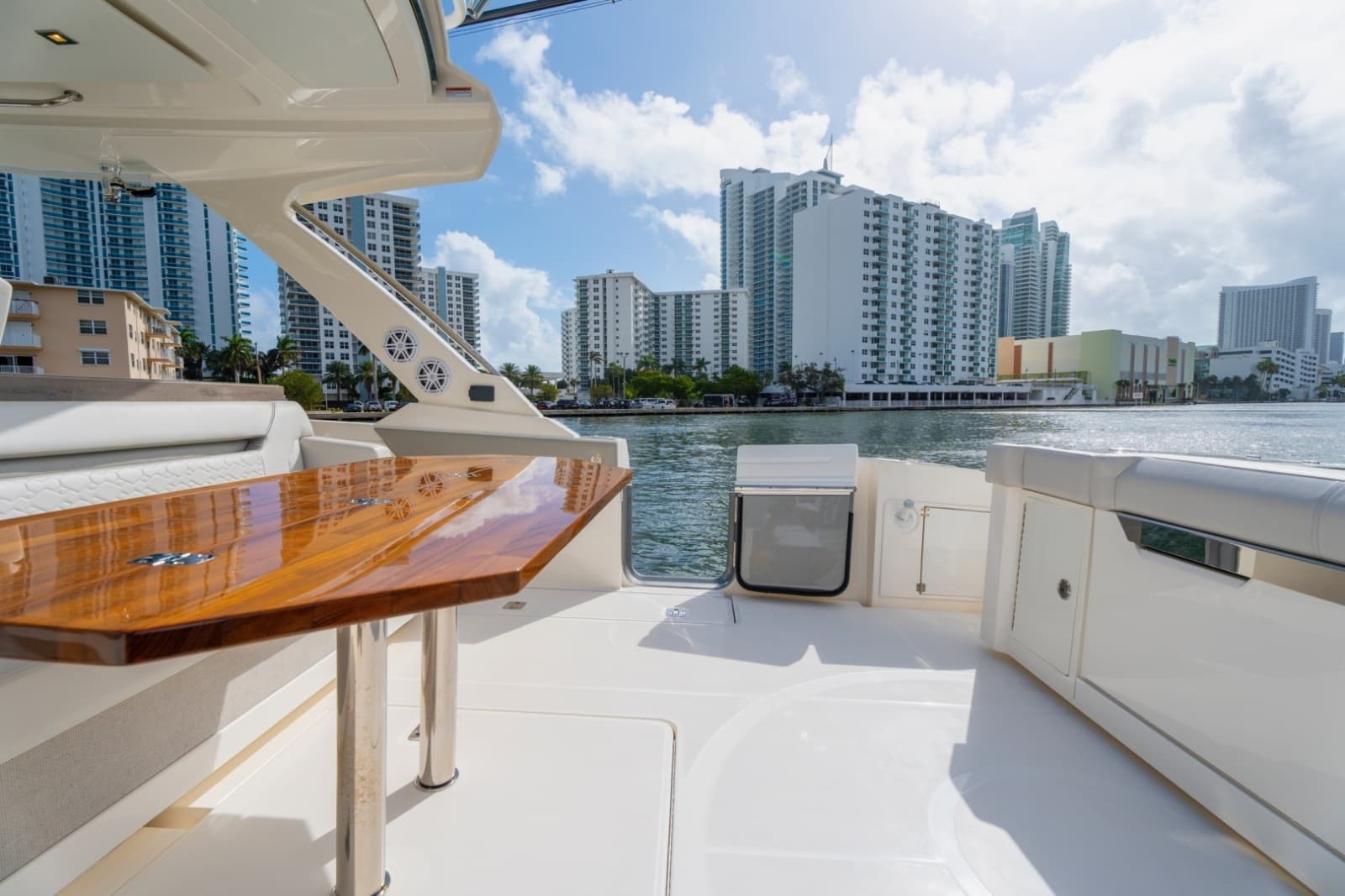 2024 Tiara Yachts 43 LS - Photo 23