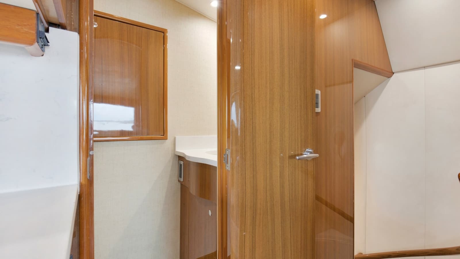 2007 Viking 74 Enclosed Bridge - Photo 25