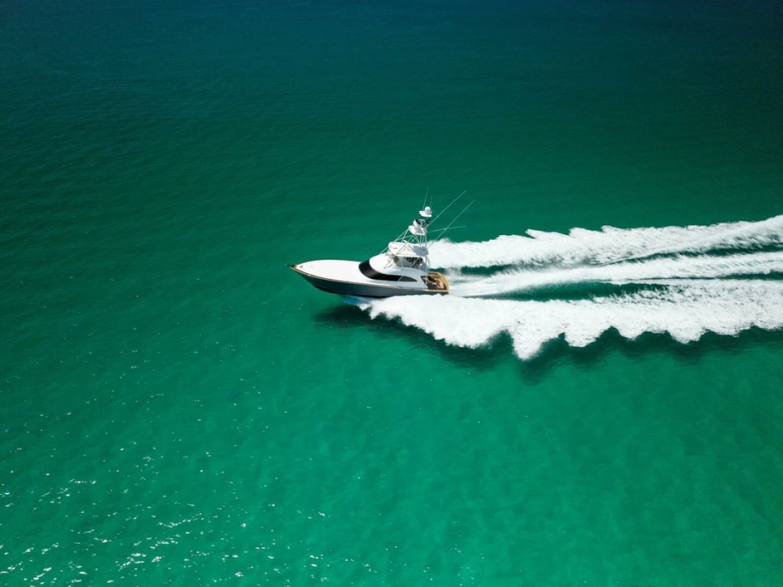 2015 Viking 62 Convertible - Photo 42