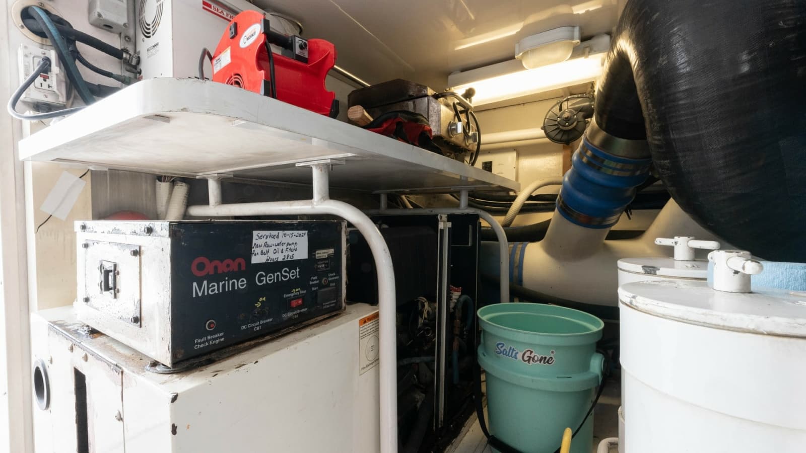 2001 Viking 65 Enclosed Bridge - Photo 39