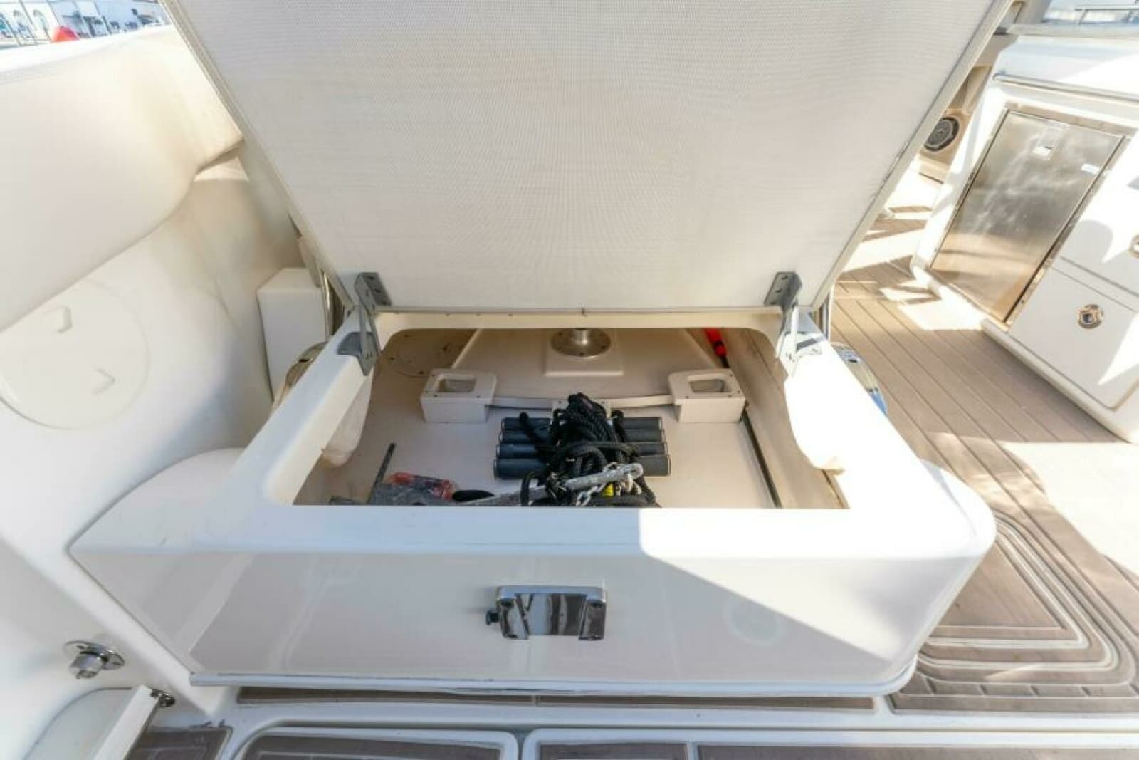 2017 Boston Whaler 320 Vantage - Photo 18