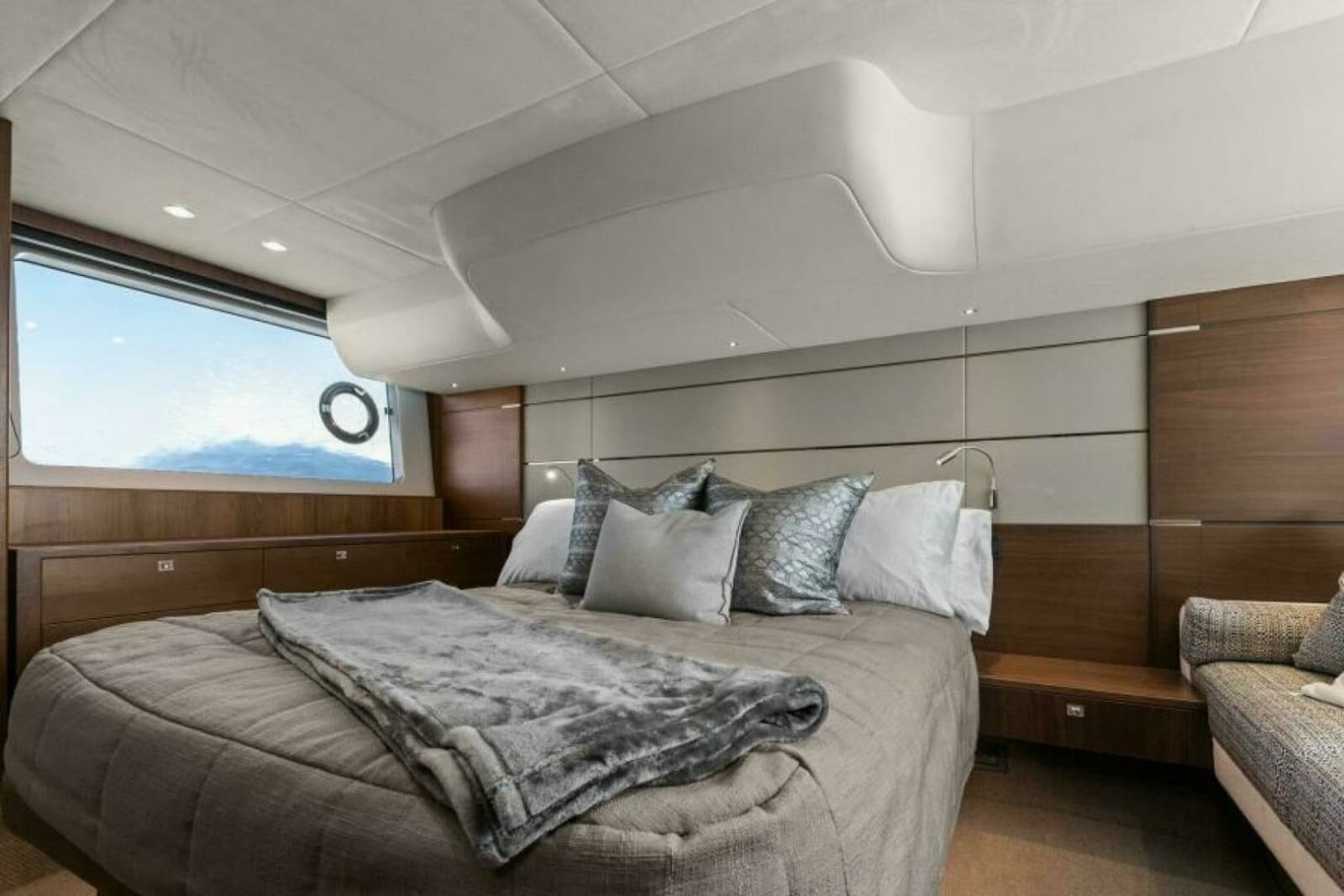 2016 Princess 60 Flybridge - Photo 3